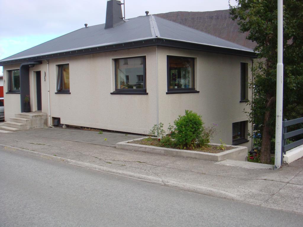 Solheimar Studio Apartment Ísafjörður Værelse billede
